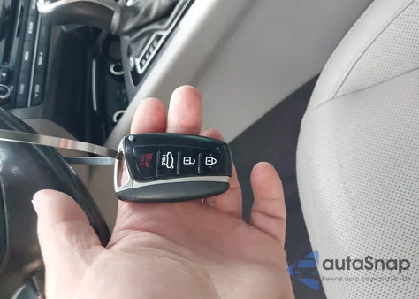 2015 Hyundai Genesis 3.8 z USA, uszkodzony, nr VIN KMHGN4JE7FU081562